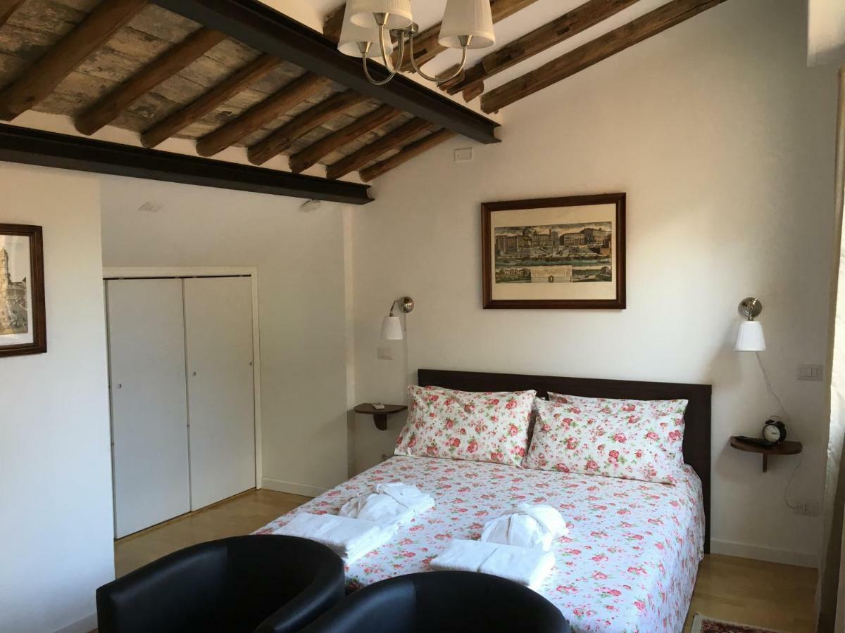 Montoro 15 Attic * Roma