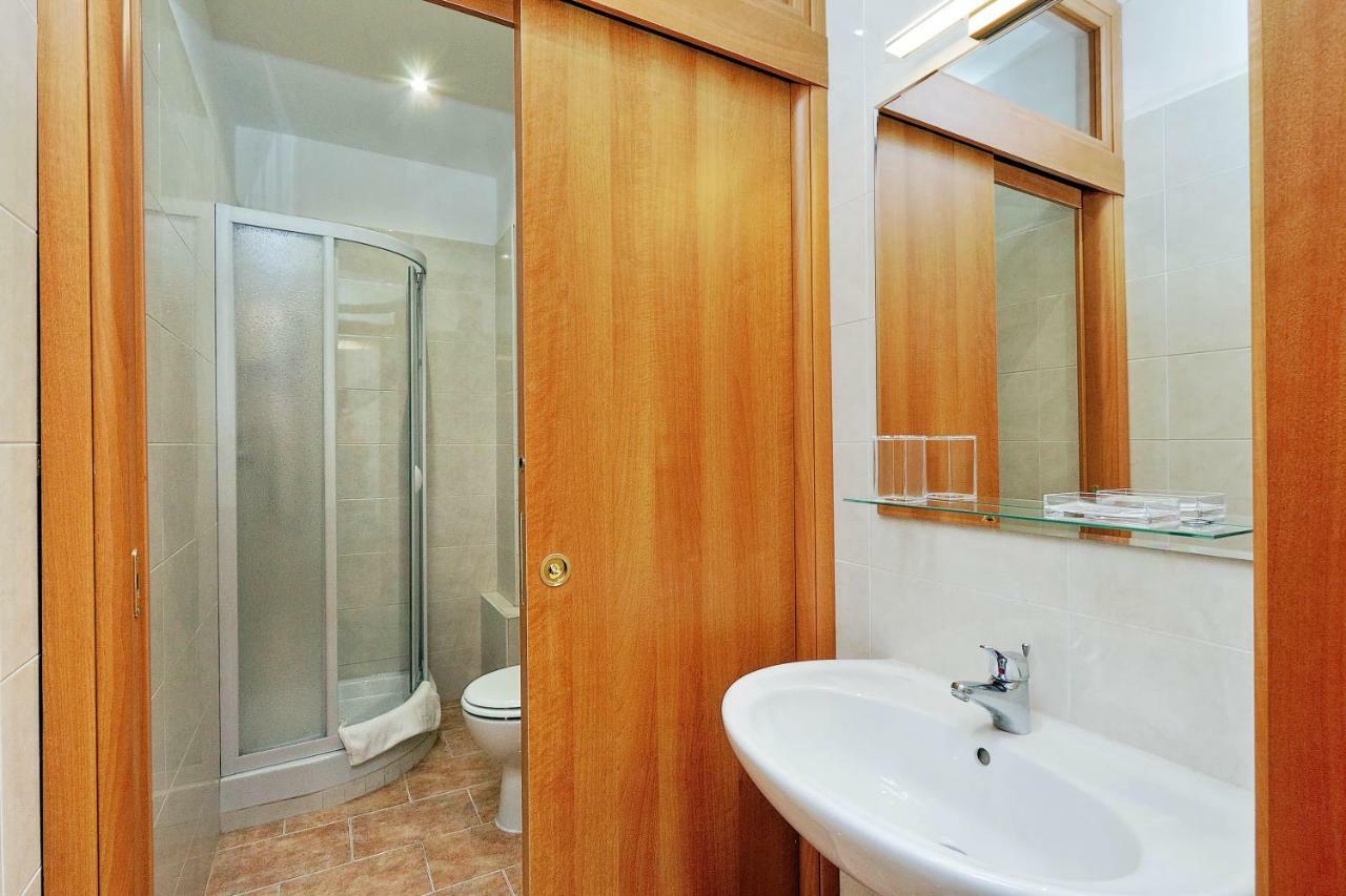 Style Julia 50 Mt From Colosseum Apartment Rome