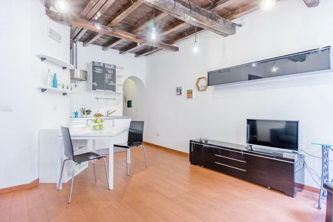 Apartment Urbana Coliseum House