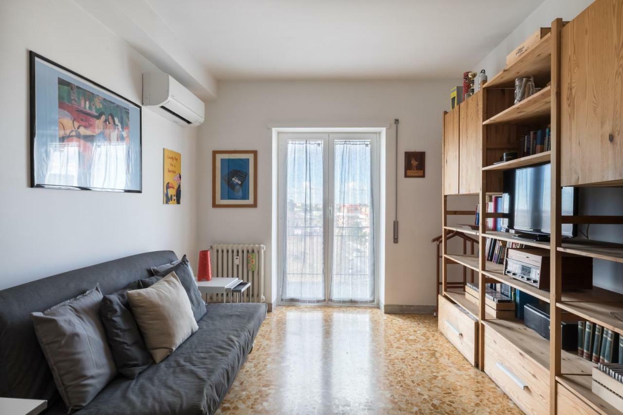 Amoretti Apartment, 6 Persone, 3 Camere, 2 Bagni, Balcone, Wi-fi, Metro B Monti Tiburtini Appartamento