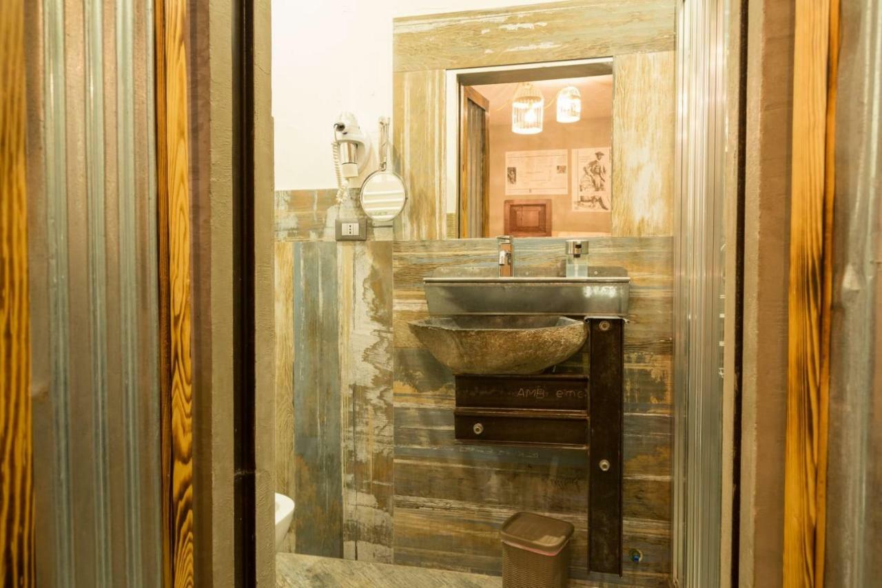 Mancini Shabby House Rome