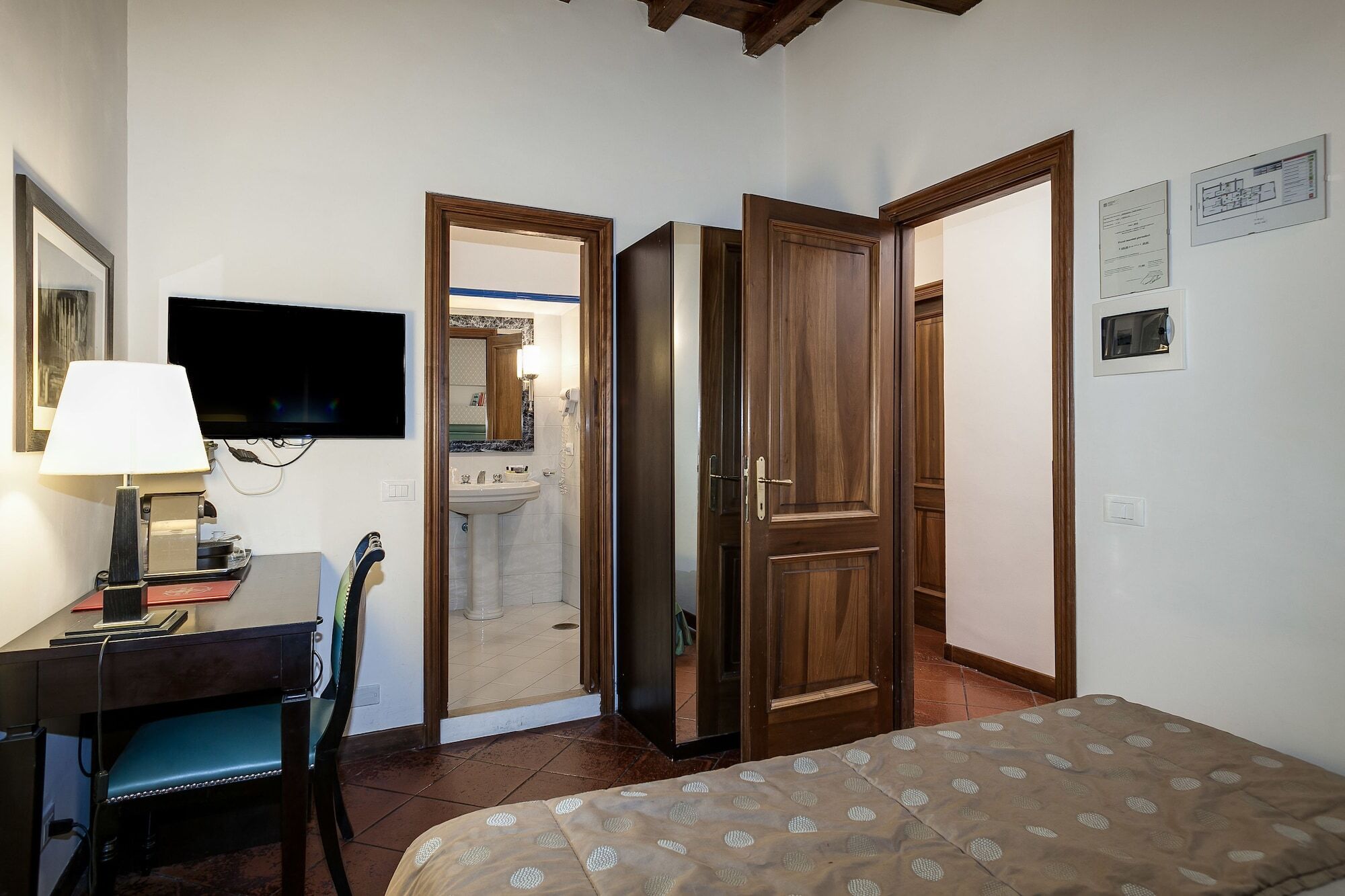Frattina 122 Rome