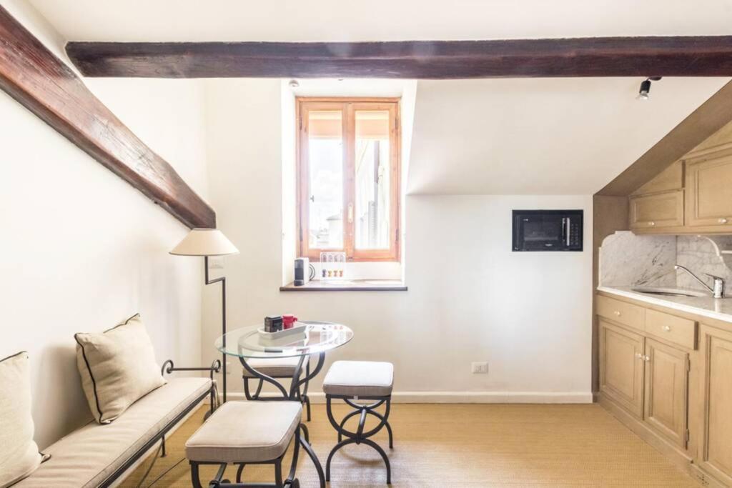 Palazzo Ruspoli Apartment *