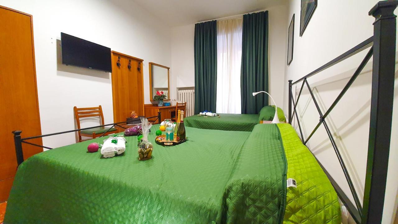 La Casa Verde Roma - Free Secure Parking If You Book 3 Nights Rome