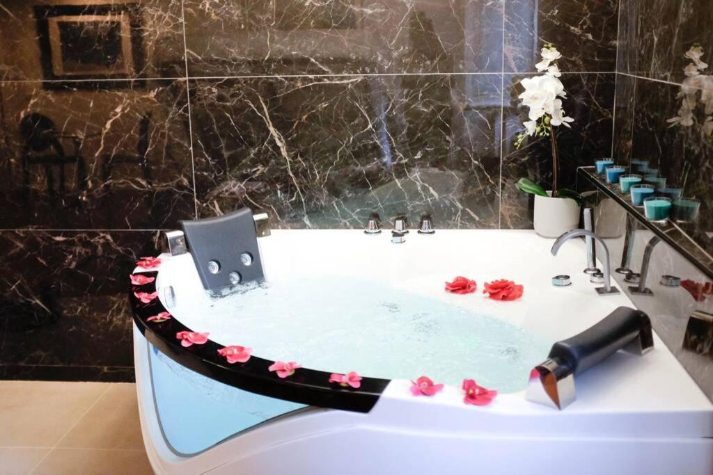 Pantheon Amazing Jacuzzi Appartamento *