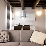 Magenta Collection Crociferi 1
