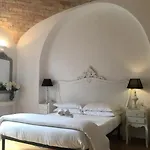 La Finestra Sul Colosseo B&B 1