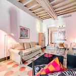 5 scole apartments