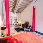 5 scole apartments