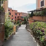 Elegante Open Space Con Vasca Idromassaggio A Trastevere