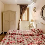 Rome Right In The Ancient Historical Center Two Bedrooms Two Bath, Up To 6 Pax