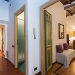 Piazza Navona Charming Apartment