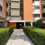 B&B \