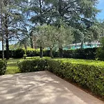 B&B \