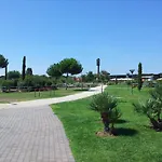 Luxury 3-Bedrooms Villa Near The Sea In Rome