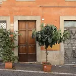 Iflat Yellow Monti Studio Apartment