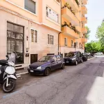 Bmga L The White Crown Apartment In Testaccio