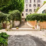 Tasso Street 102