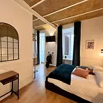 Domus Avi - Guest House