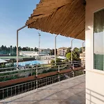 Grande, Terrazzato Perfetto Per Famiglie E Gruppi