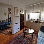 Cosy 1-Bed Studio Apartment In Roma