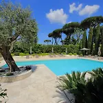 Luxury Aurelia Apartment With Swimming Pool