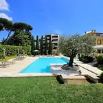 Luxury Aurelia Apartment With Swimming Pool