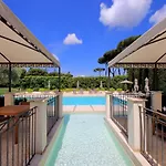 Luxury Aurelia Apartment With Swimming Pool