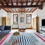 Pantheon Enchanting Luxury Apartment