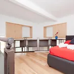 Inviting 3-Bed Apartment In Roma 4Mins To Colosseo