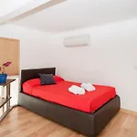 Inviting 3-Bed Apartment In Roma 4Mins To Colosseo