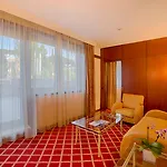 Nh Roma Villa Carpegna