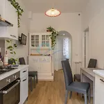Refined Cozy Nest In Vatican