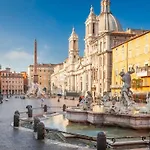Navona Square House