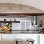 Iflat Elegant Apartment In Historical Building