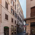 Montecitorio And Via Condotti Apartment