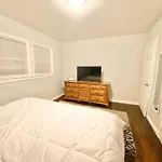 The Harrison Home - 3 Bedroom Gem - Smart Tvs