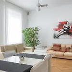 Vatican Ideal Apt For Family/Couple, A/C, Jacuzzi