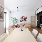 Vatican Ideal Apt For Family/Couple, A/C, Jacuzzi