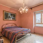 Altido Classic Style Flat With Balcony