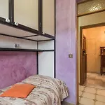 Altido Classic Style Flat With Balcony