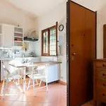 Independent House With Private Patio In Rome