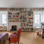 Iflat The Carpet Apartment