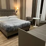Triple Big Room Amazing View, For Two O Three Person, In Center Of Rome
