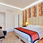 Qq House Santa Maria