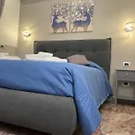 Henry Suite
