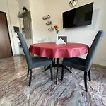 Henry Suite