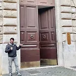 Martina al Colosseo