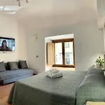Suite Esq