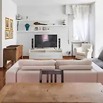Gianicolo Elegant Art Oasis